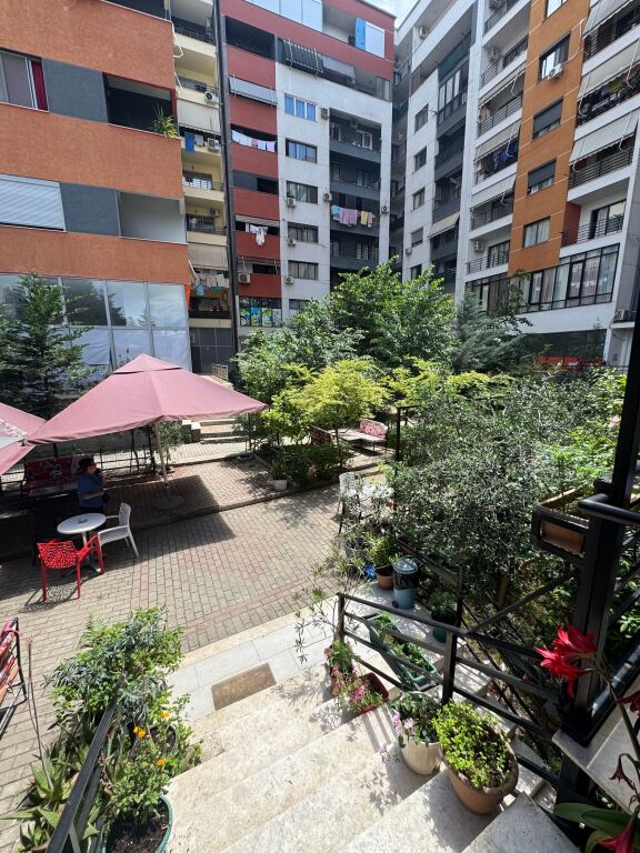 Locale in vendita Astir