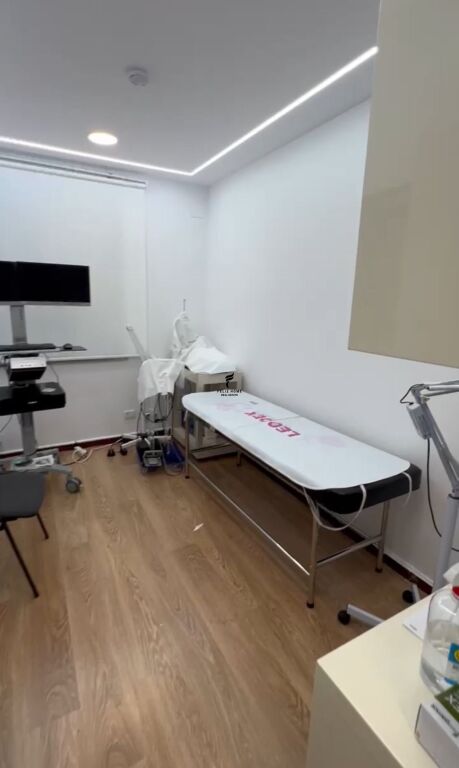 UFFICIO IN AFFITTO 110 M2 BLLOK 165.000 LEKE FH-75537