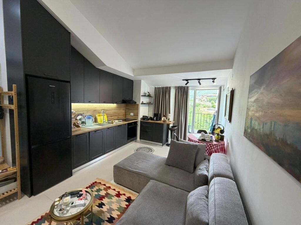 🏡 Shitet Apartament 1+1 📍 Zona e Linzes– Rr. “Baftijar Lici”  ▫️💶 Çmimi: 100.000 €  📩 Për info ose vizitë, kontaktoni në