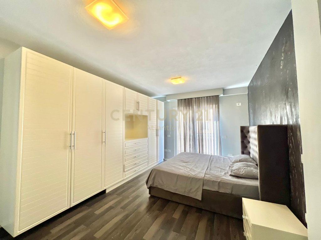 ESCLUSIVO ! APPARTAMENTO DI LUSSO IN VENDITA 2+1+2 BAGNI + 80M2 VERANDA E 1 GARAGE IN SPIAGGIA ILIRIA DURRES !