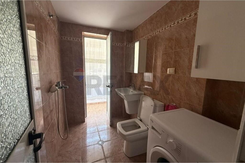 Shitet apartament në zonën e Myslym Shyri