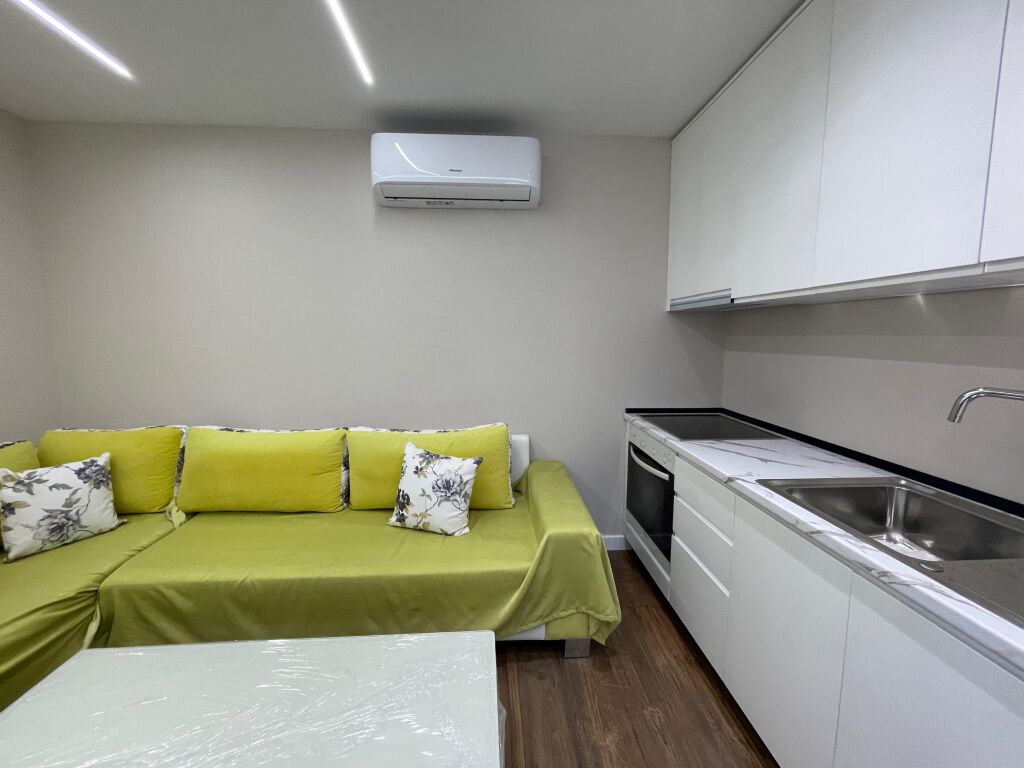 Apartament 2+1 me qira ne Sauk prane Akademise se Policise!

