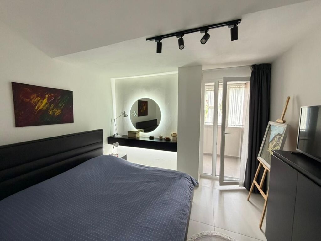 🏡 Shitet Apartament 1+1 📍 Zona e Linzes– Rr. “Baftijar Lici”  ▫️💶 Çmimi: 100.000 €  📩 Për info ose vizitë, kontaktoni në