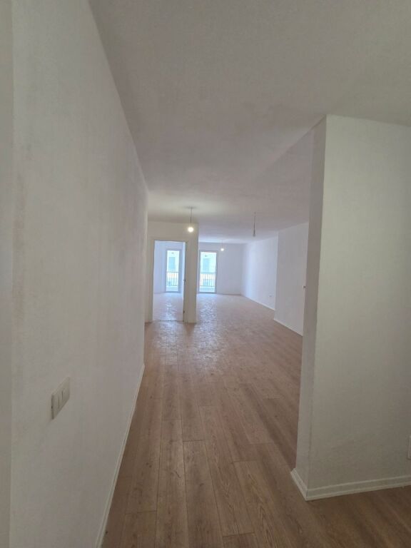 Apartament per shitje!