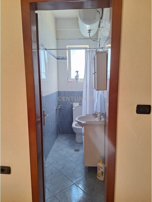 SUPER OCCASIONE 🔥 🏡 Villa su 2 Piani + Terreno in vendita a Durrës, Via della Spiaggia