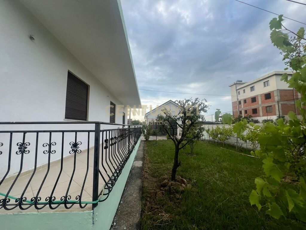 VENDESI PRIVATO IN VENDITA A ISH KENETE DURRES!
