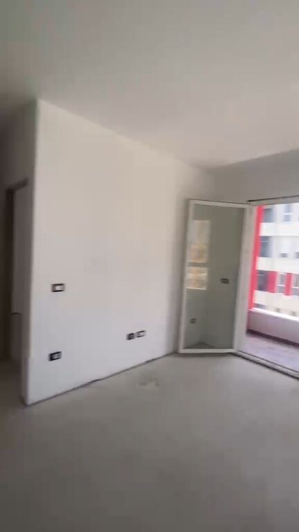 Shitet Apartament 2+1+Parkim  Univers City