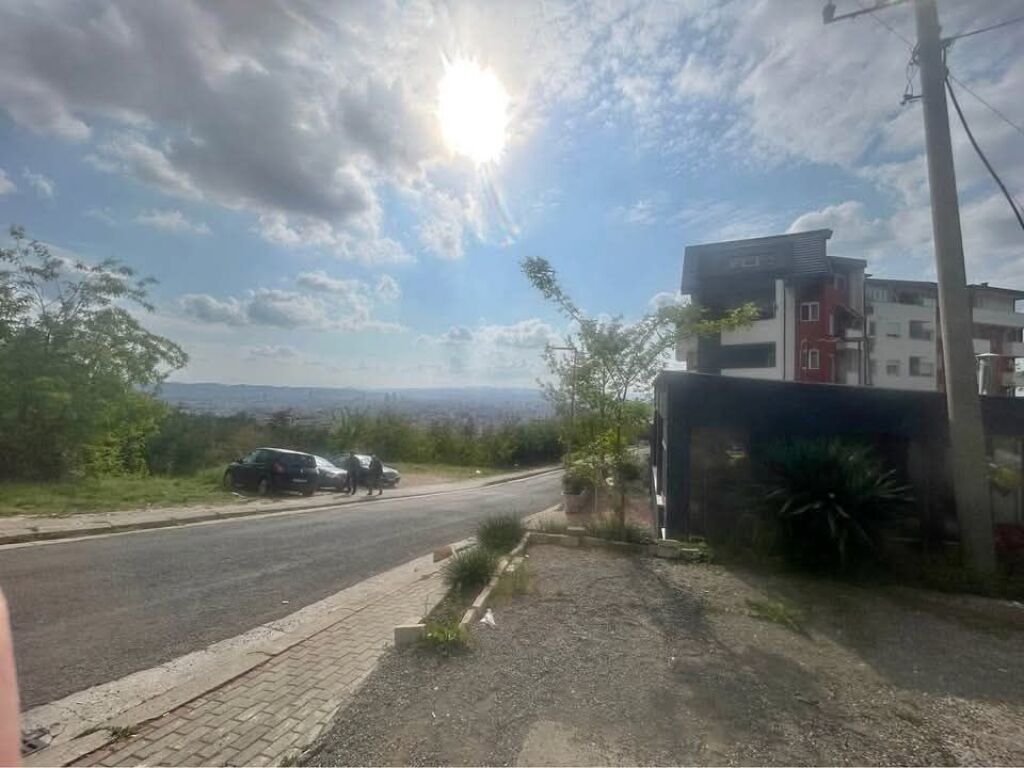 TERRENO IN VENDITA 182 M + EDIFICIO - VIA DAJT, TIRANA