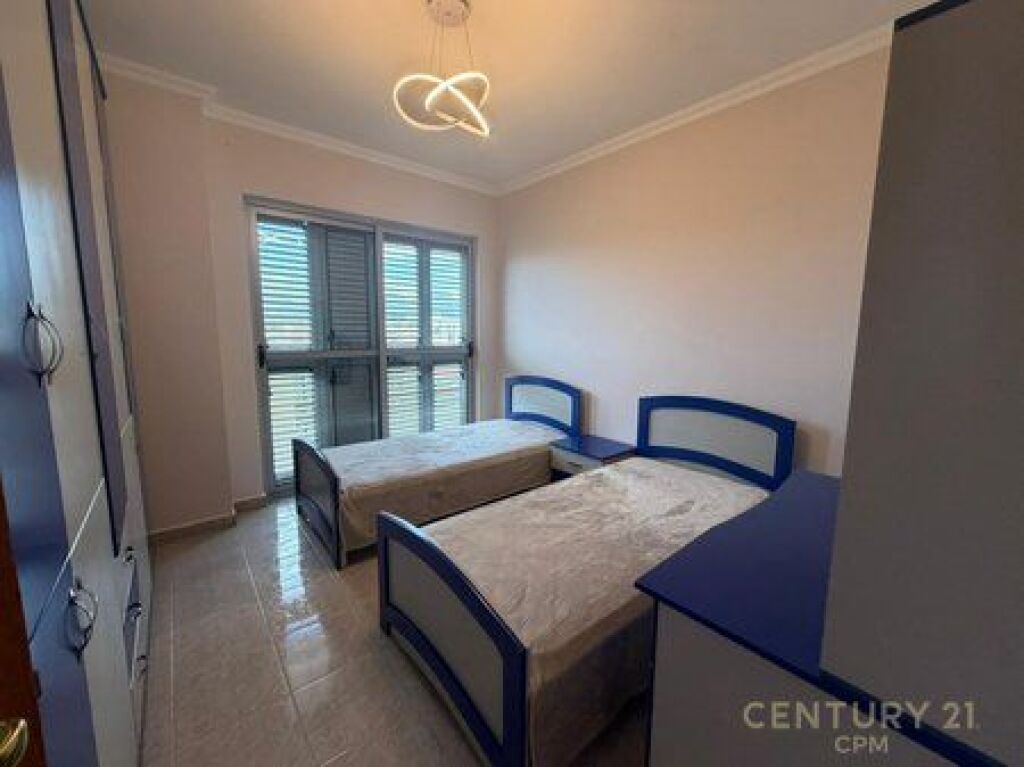 SHITET APARTAMENT 3+1+2 PRANE KRISTAL CENTER!