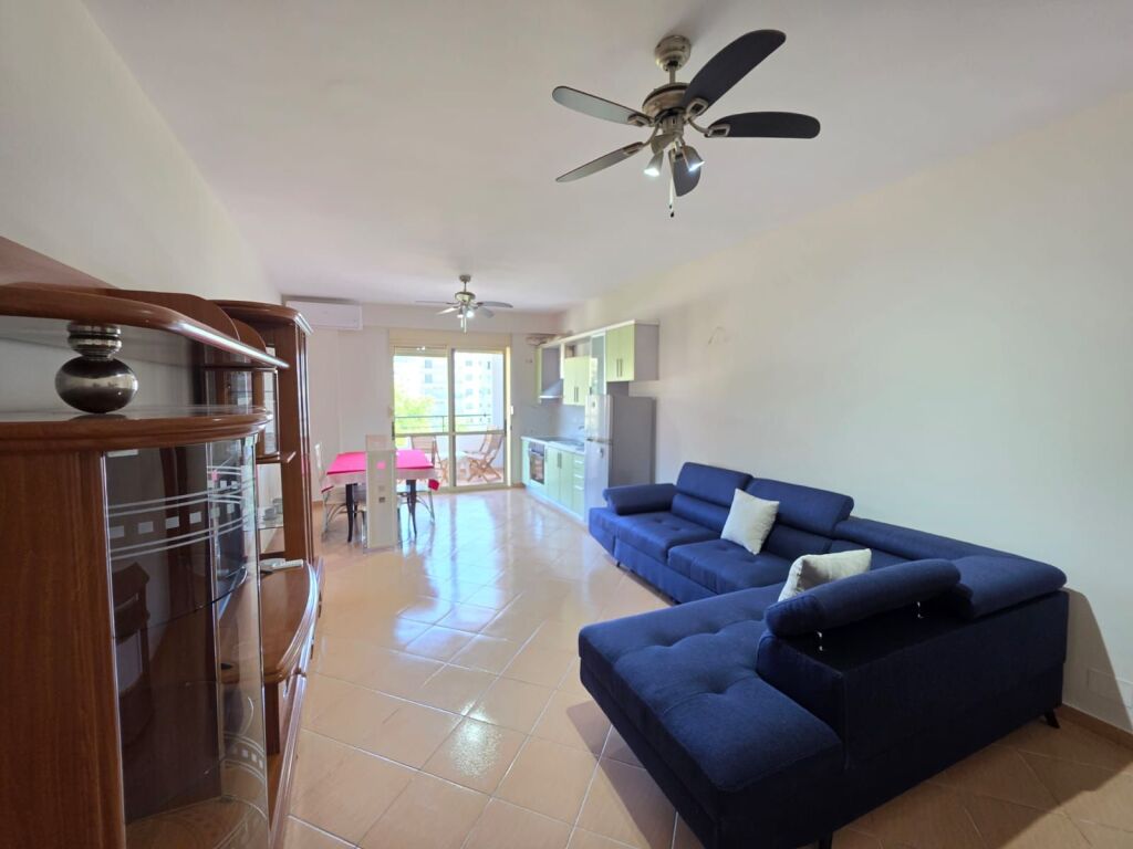 Jepet me Qera Afatgjate Apartament 2+1 me Pamje Deti - Vlore