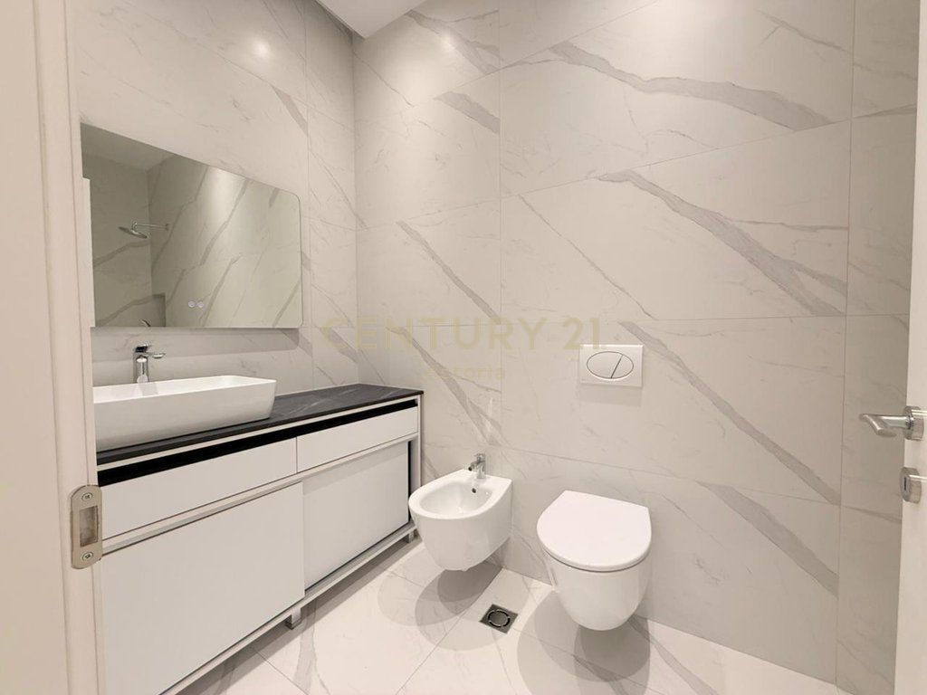 PREMIUM APARTMENT FOR RENT 2+1+2+PARKING SPOT AT "KOMPLEKSI DELIJORGJI"
