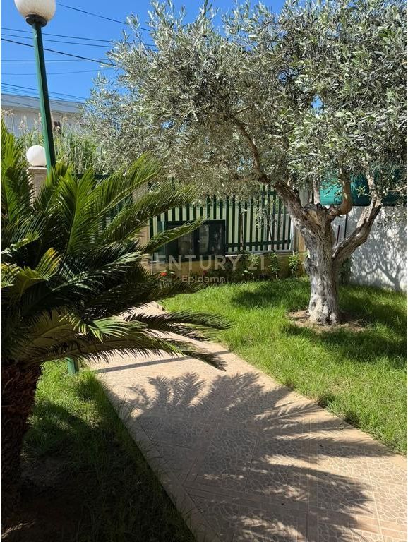 Apartament 2+1 me Qera në Lagjen 17, Durrës