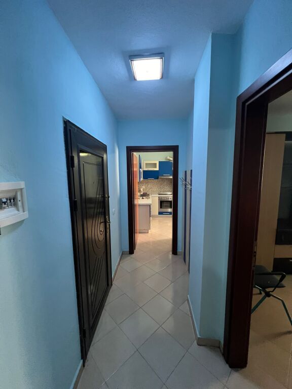 Okazione Shitet Apartment