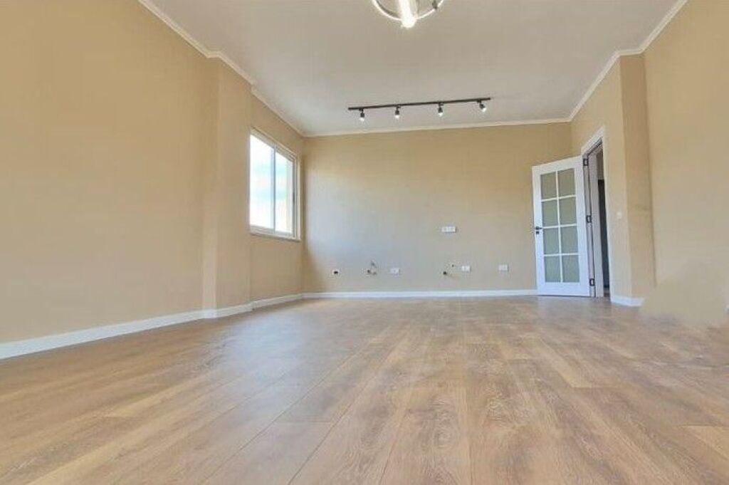 Shitet Super Apartament 2+1+2 Bulevardi Zhan D’Ark – pranë Ministrisë së Jashtme