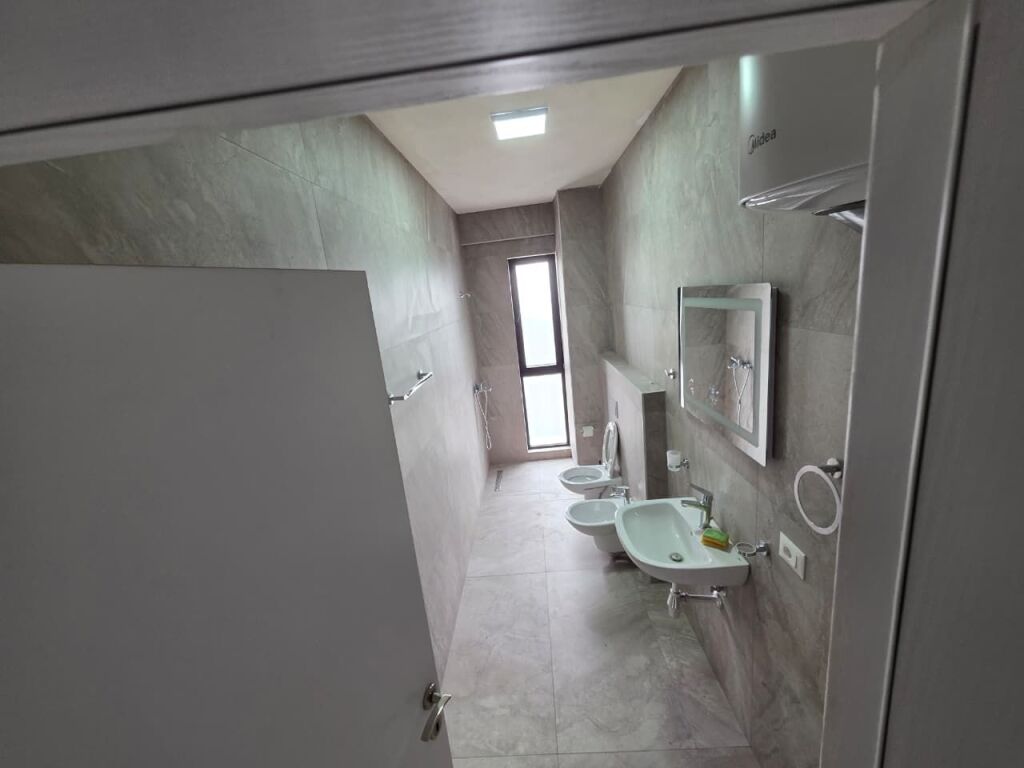 AFFITTASI 2+1+2 - FARMACIA 10, TIRANA