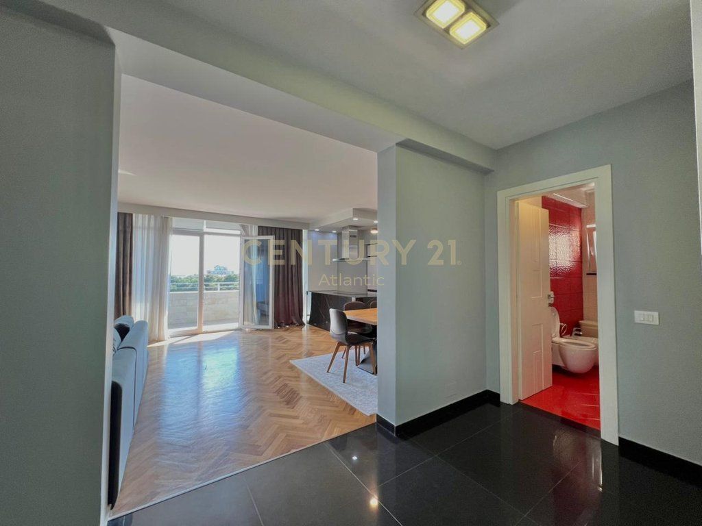 ESCLUSIVO ! APPARTAMENTO DI LUSSO IN VENDITA 2+1+2 BAGNI + 80M2 VERANDA E 1 GARAGE IN SPIAGGIA ILIRIA DURRES !