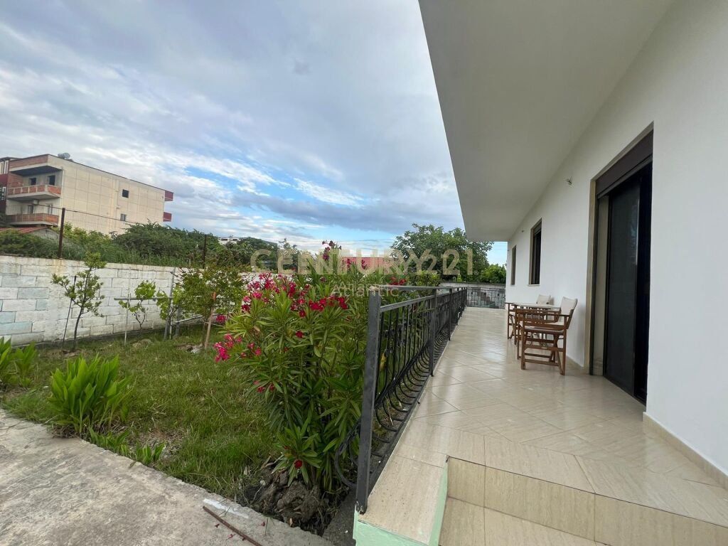 VENDESI PRIVATO IN VENDITA A ISH KENETE DURRES!
