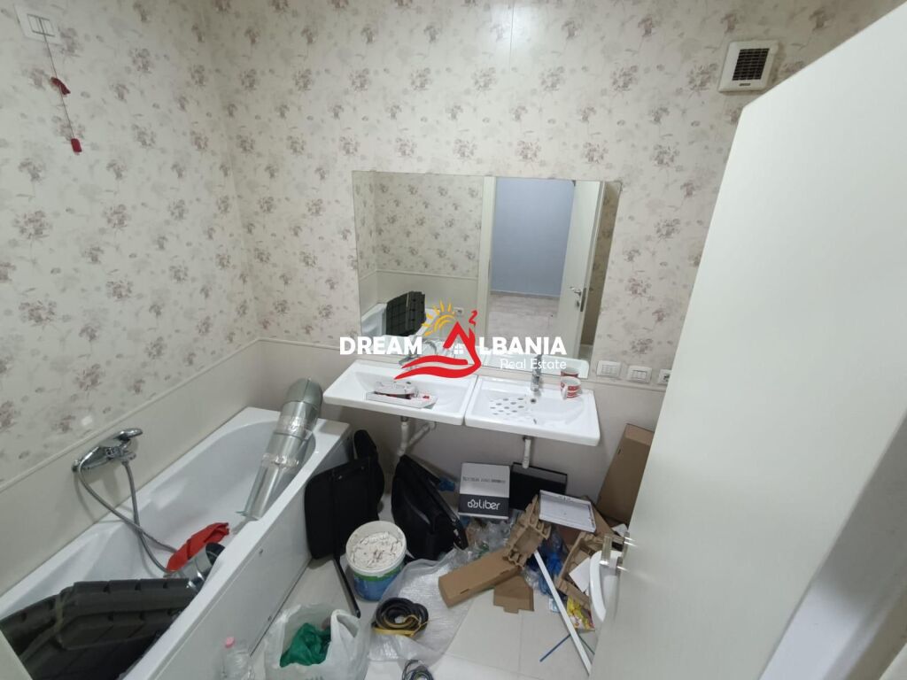 Locale Commerciale in Affitto a Zogu i Zi (ID 42611542)