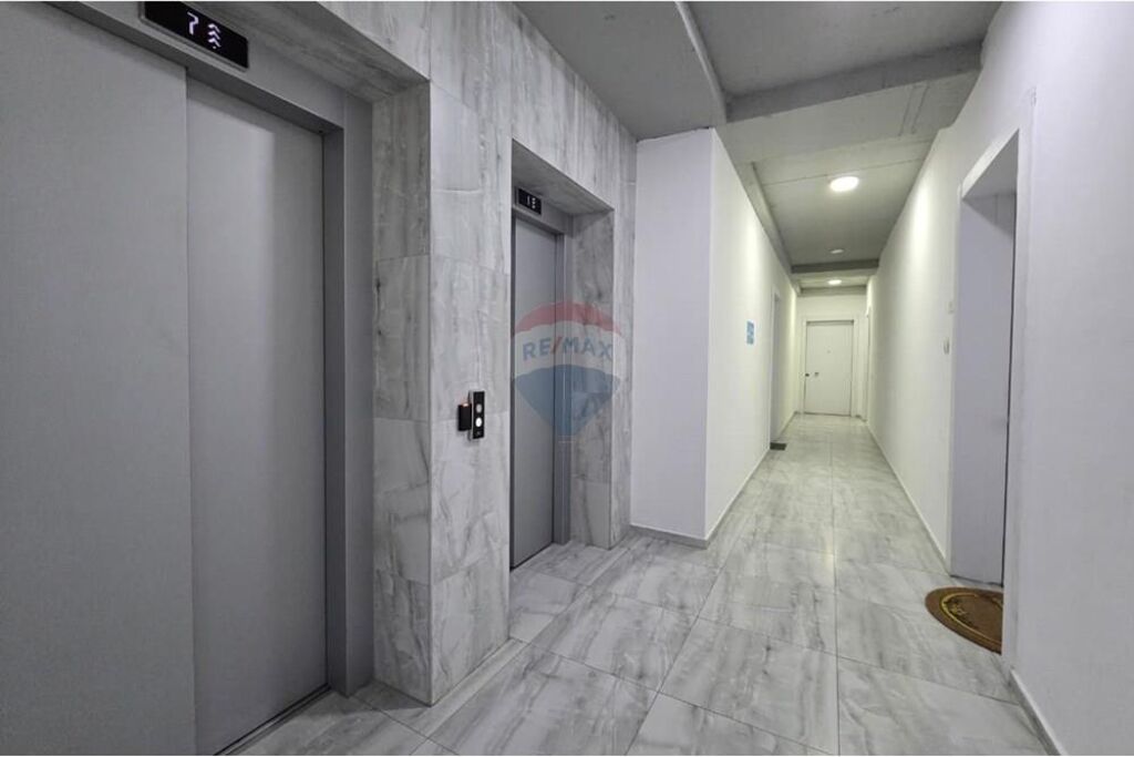 Apartament - Për Shitje - Bulevardi i Ri, Tiranë