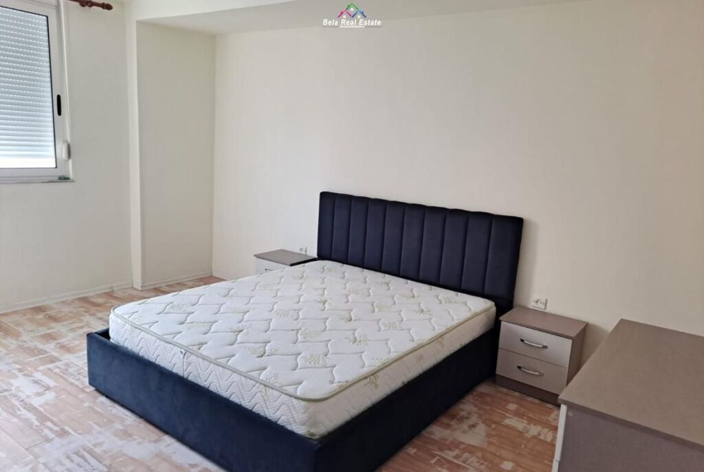Apartament Me Qera 2+1 Tek Ish Restorant Durresi (ID B2201918) Tirane
