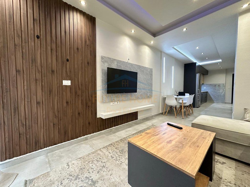 Shitet, Apartament 1+1+Verande , Kodra e Diellit, Tirane