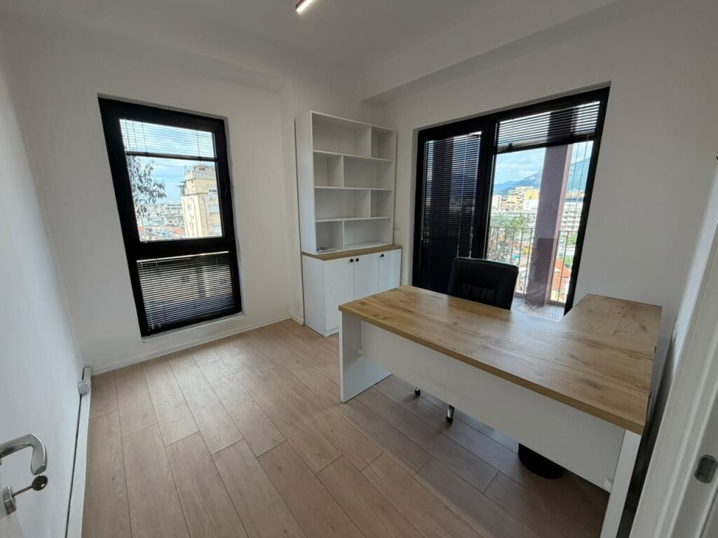🏢 Apartment 2+1+2 for Rent for Offices 📍 Garden Building, 21 Dhjetori💶 Price: 1000€ / month