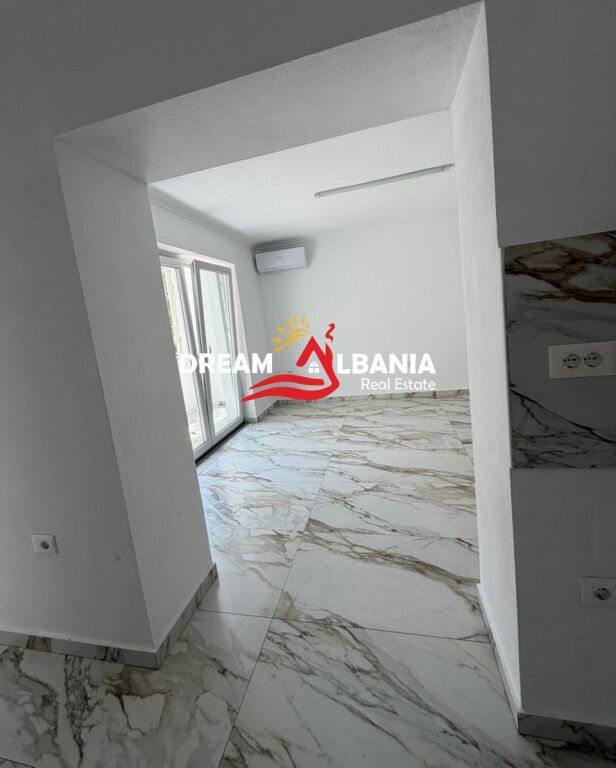 Affittasi ufficio 2+1 a Zog te Zi, Tirana (ID 42611540)
