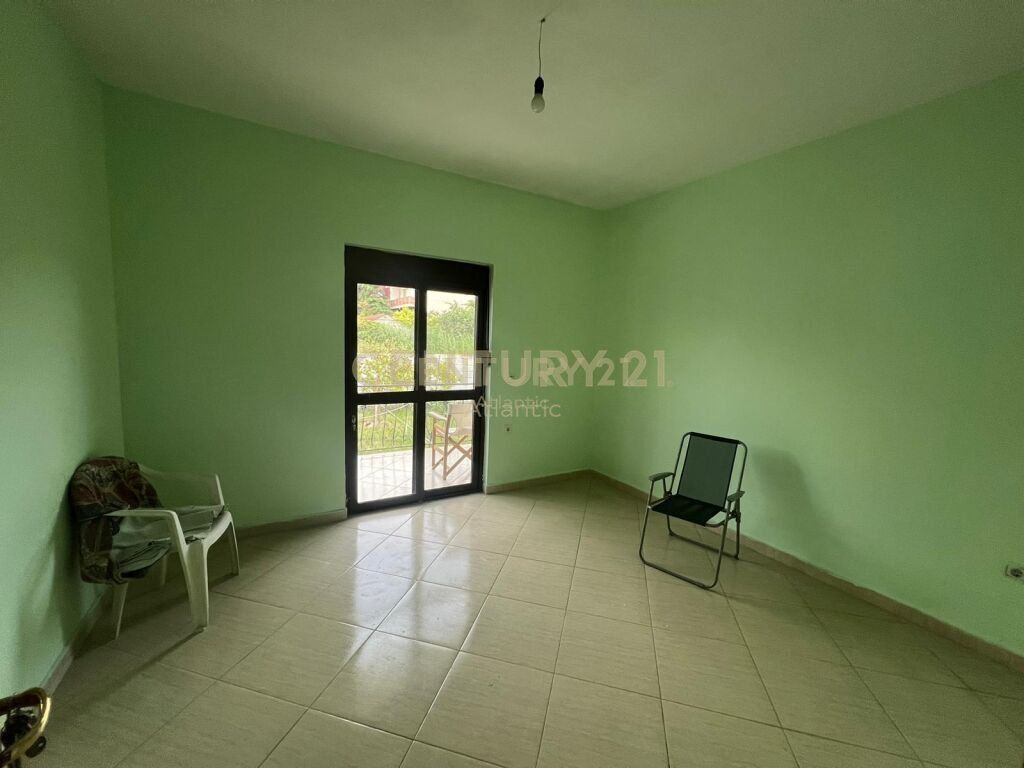 VENDESI PRIVATO IN VENDITA A ISH KENETE DURRES!
