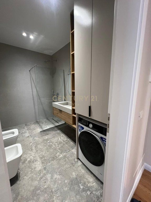 JEPET ME QIRA APARTAMENT 2+1+2 ME PAMJE DETI NE CURRILA ,DURRES !!!
