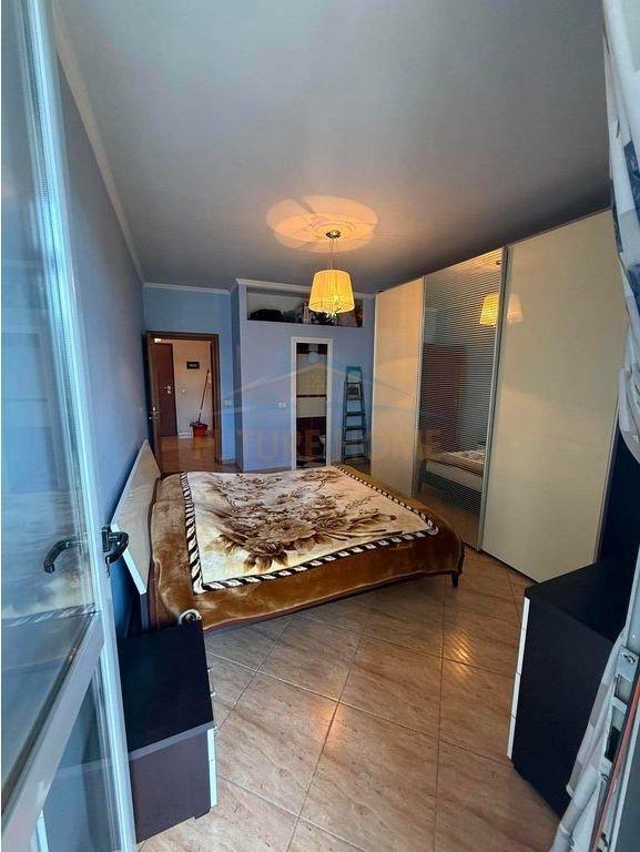 Apartment 2+1+2, Paris Commune, Tirana