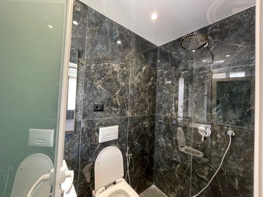 Apartament 2+1 me qira ne Sauk prane Akademise se Policise!
