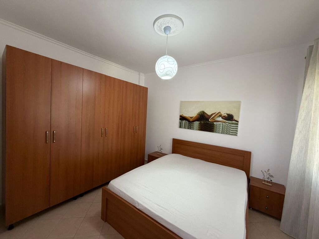 Shitet Apartament 1+1 ne Plazh, Durres