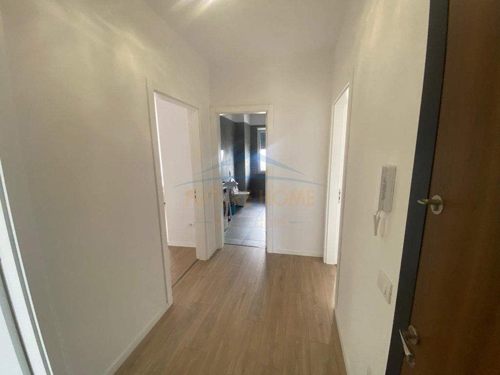 Qera, Apartament 2+1+2, Kamez
