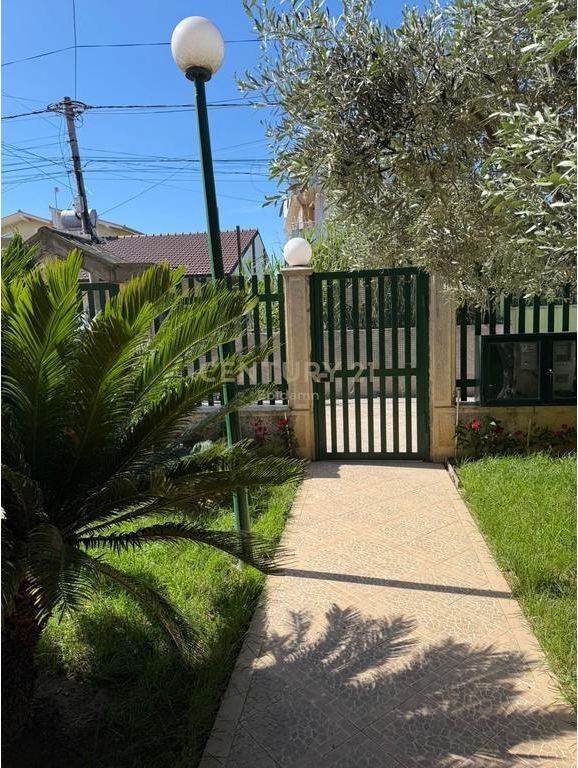 Apartament 2+1 me Qera në Lagjen 17, Durrës