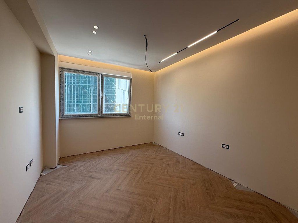 Apartament 2+1+2 per shitje tek Ish-Ekspozita