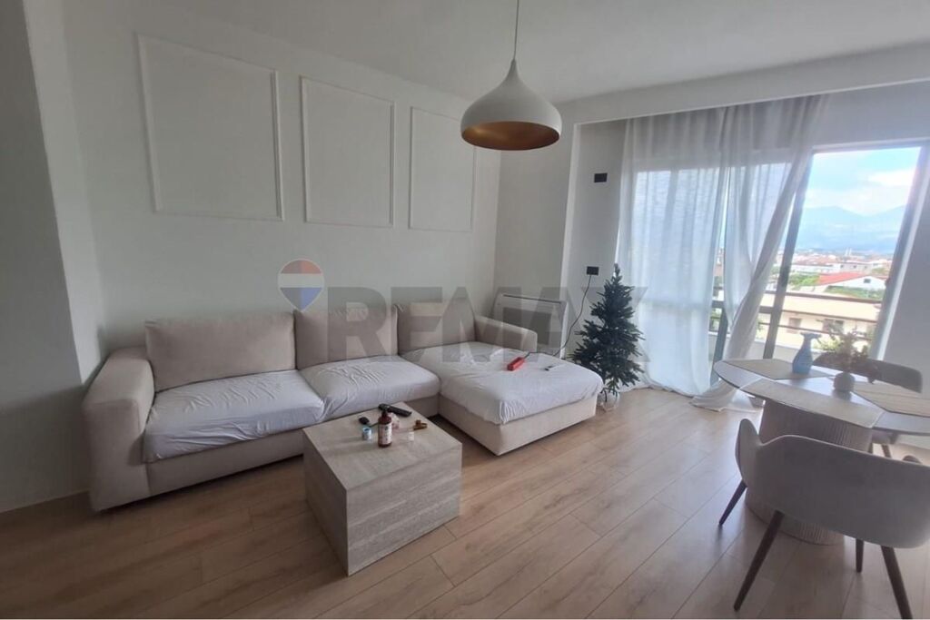 Apartament 1+1 per shitje tek Kthesa e Kamzes!!!