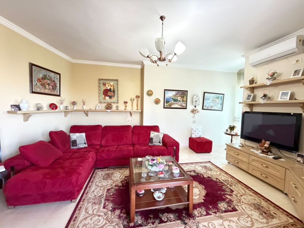 Jepet me Qera Afatgjate Apartament 2+1+2WC me Pamje Deti, Vlorë
