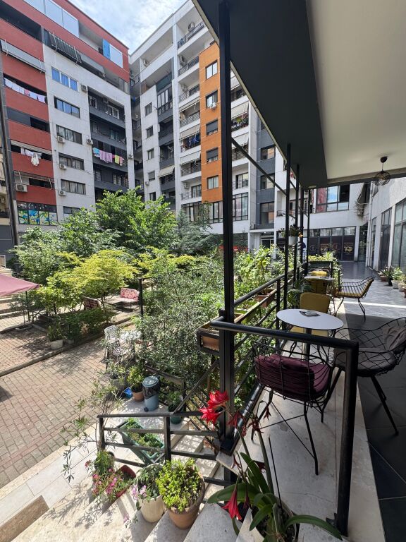 Locale in vendita Astir