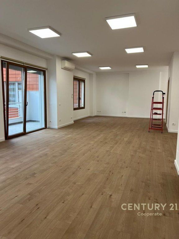 WE RENT OFFICE SPACE NEAR HILTON HOTEL !