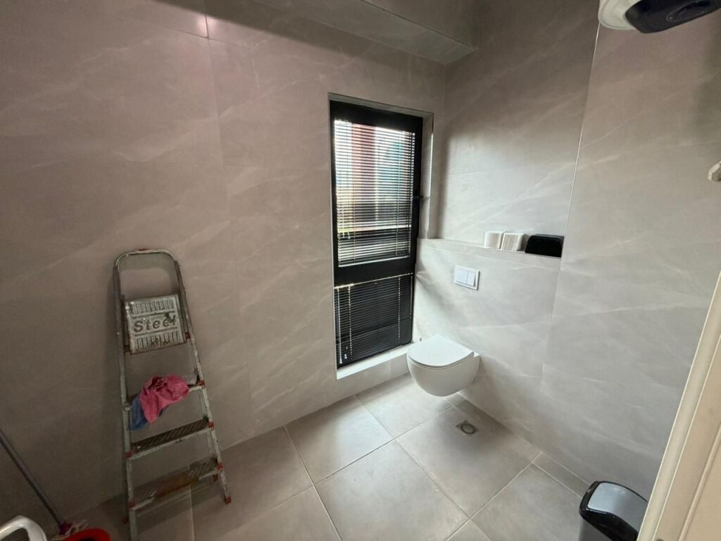 🏢 Apartment 2+1+2 for Rent for Offices 📍 Garden Building, 21 Dhjetori💶 Price: 1000€ / month