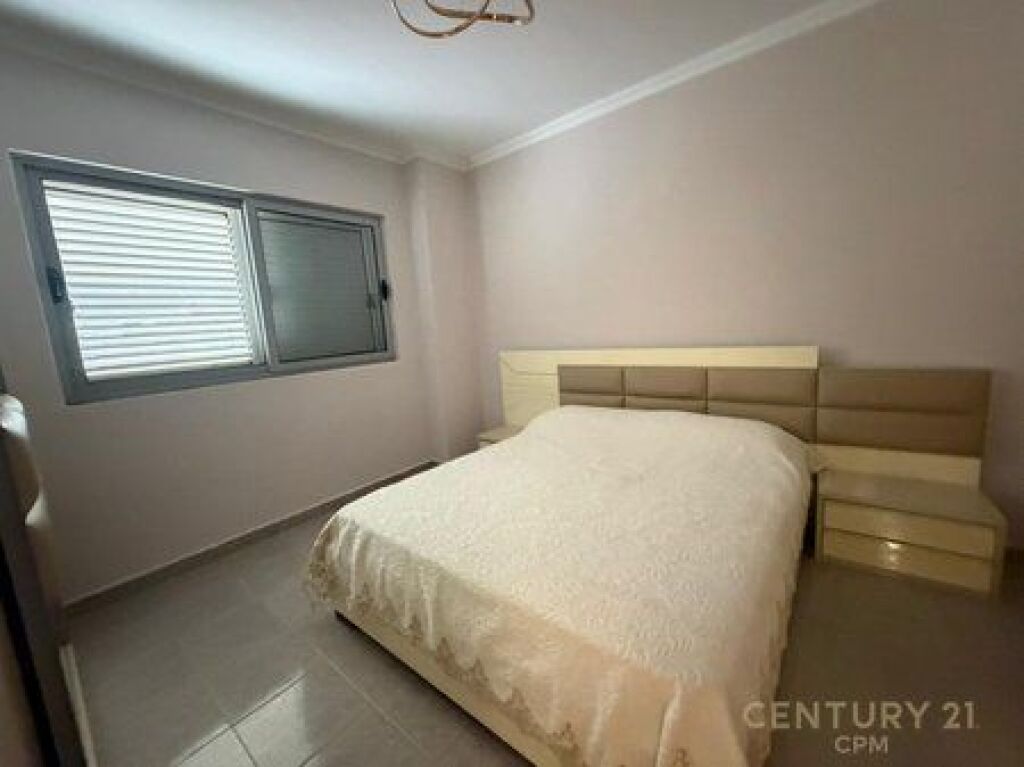 SHITET APARTAMENT 3+1+2 PRANE KRISTAL CENTER!