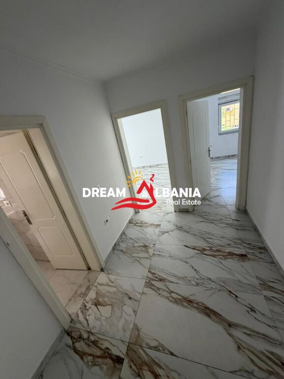 Affittasi ufficio 2+1 a Zog te Zi, Tirana (ID 42611540)
