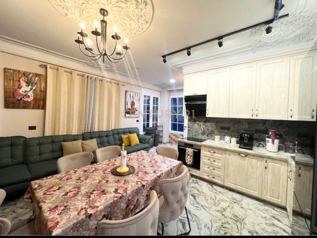 SHITET SUPER APARTAMENT 1+1 MALI ROBIT GOLEM 250 METER LARG DETIT!!