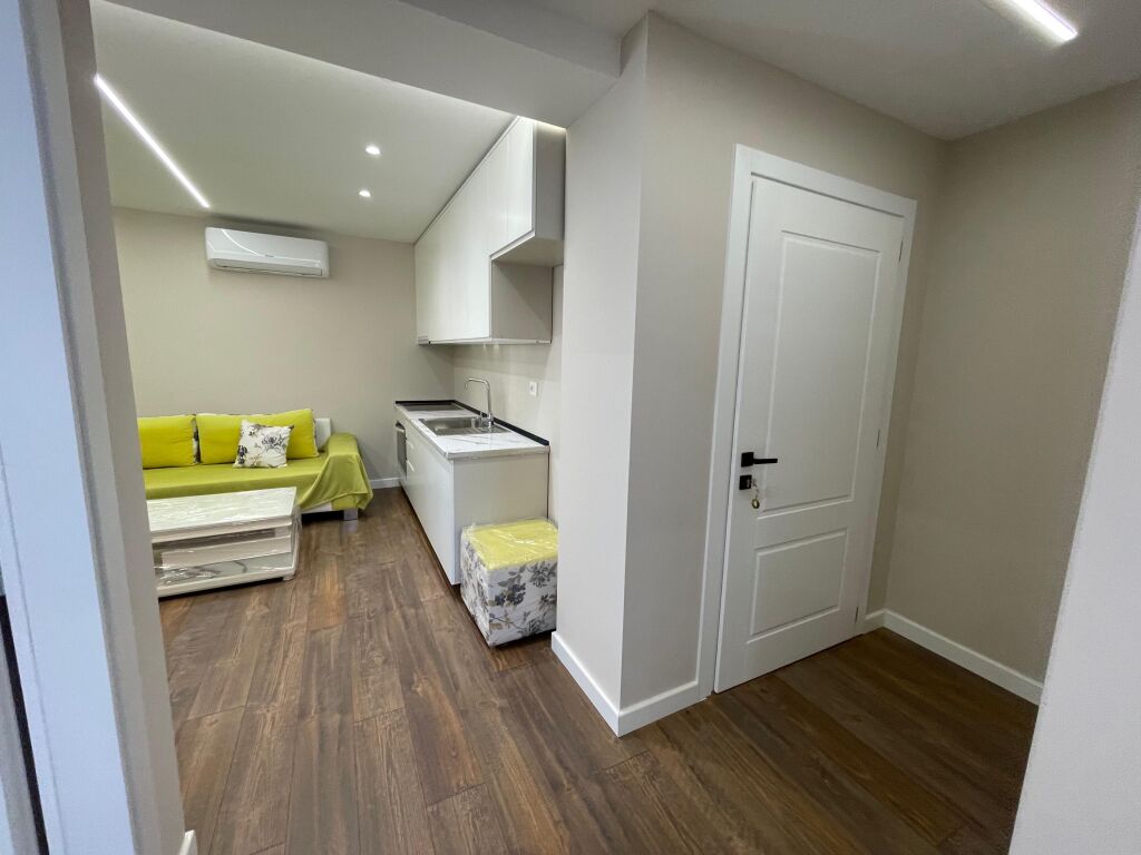 Apartament 2+1 me qira ne Sauk prane Akademise se Policise!
