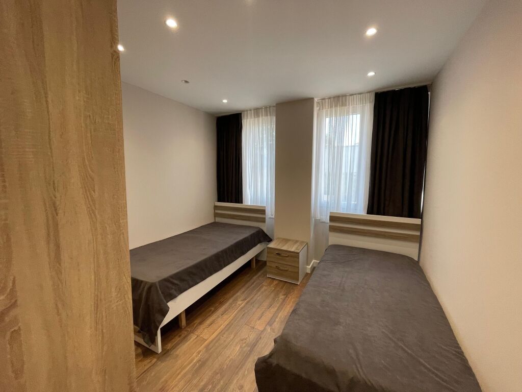 Apartament 2+1 me qira ne Sauk prane Akademise se Policise!
