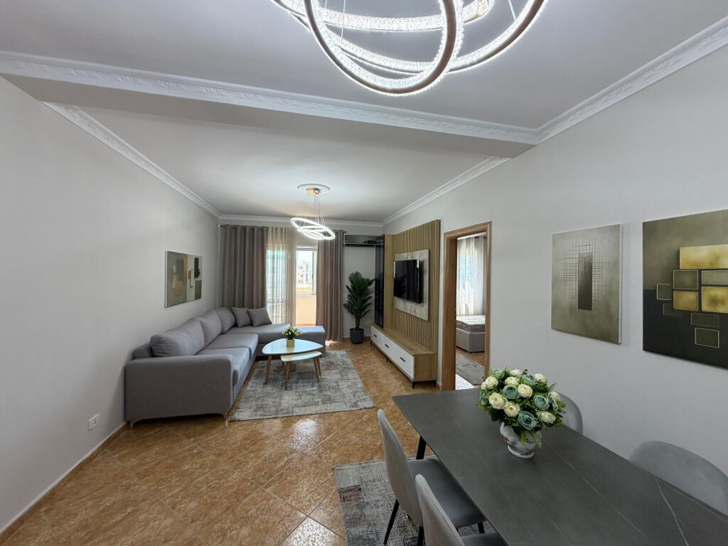 Shitet Apartament 2+1 ne Plazh