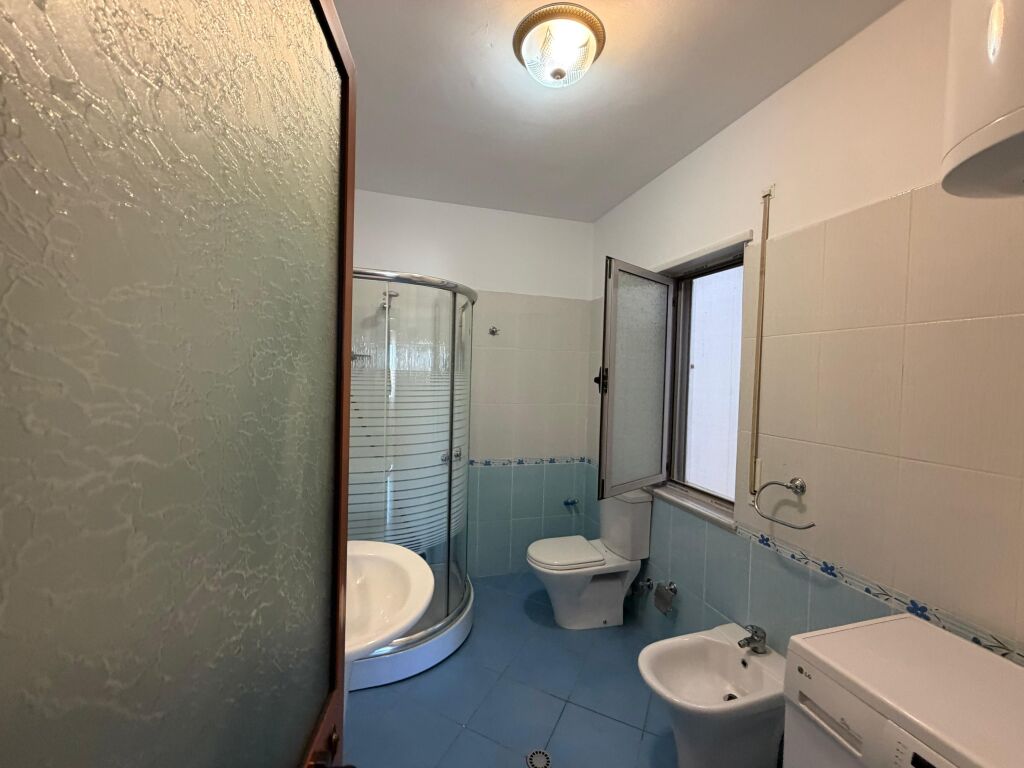 Shitet Apartament 2+1 ne Plazh