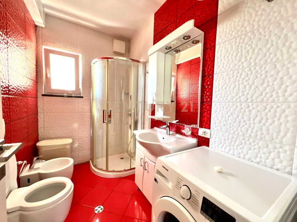ESCLUSIVO ! APPARTAMENTO DI LUSSO IN VENDITA 2+1+2 BAGNI + 80M2 VERANDA E 1 GARAGE IN SPIAGGIA ILIRIA DURRES !