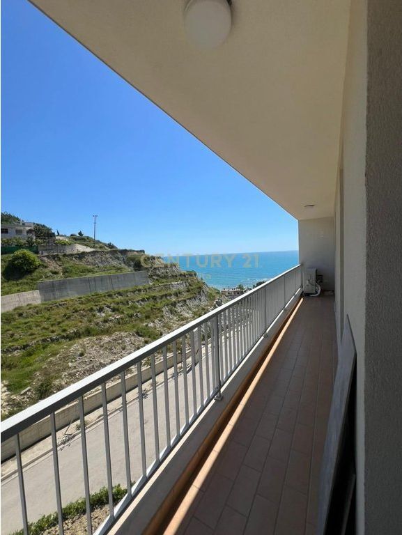 JEPET ME QIRA APARTAMENT 2+1+2 ME PAMJE DETI NE CURRILA ,DURRES !!!
