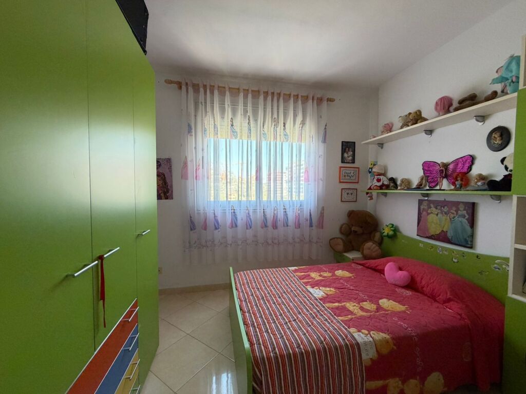 Jepet me Qera Afatgjate Apartament 2+1+2WC me Pamje Deti, Vlorë
